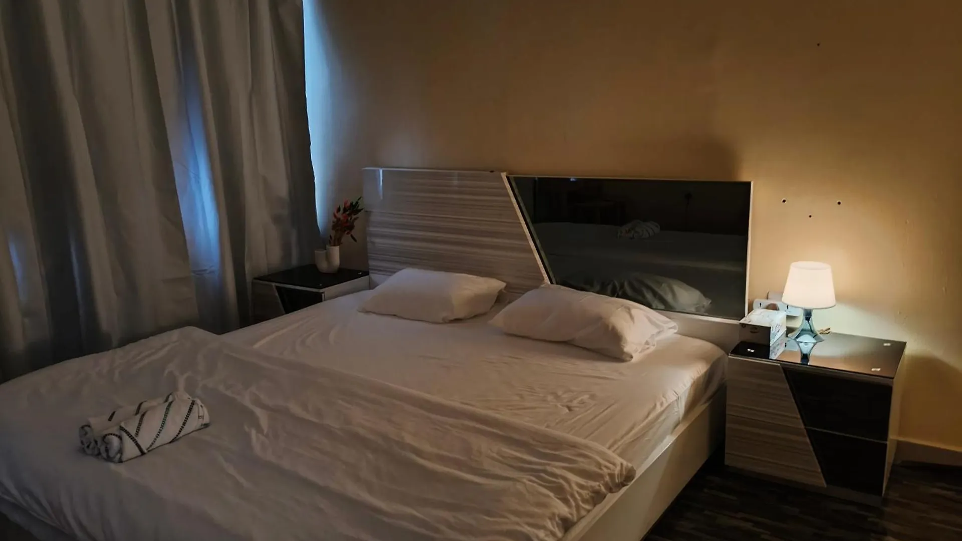 Summer Home Stay 04 アブダビ アラブ首長国連邦